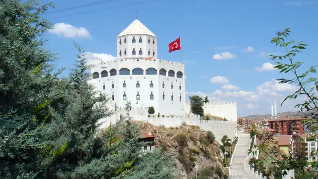 Estergon Kalesi (Türk Kültür Merkezi)